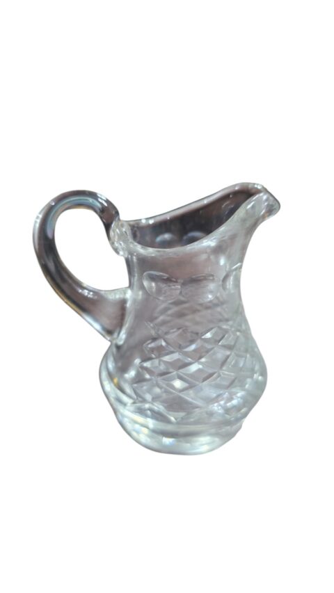 Pequena jarra de cristal