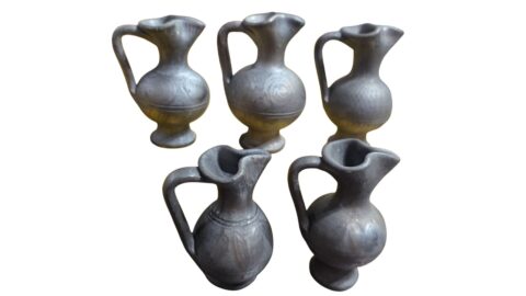 Lote de belas jarrinhas artesanais