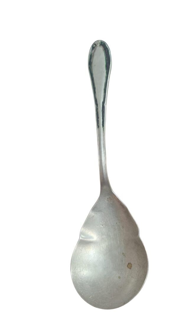 Antiga colher de servir espessurada a prata