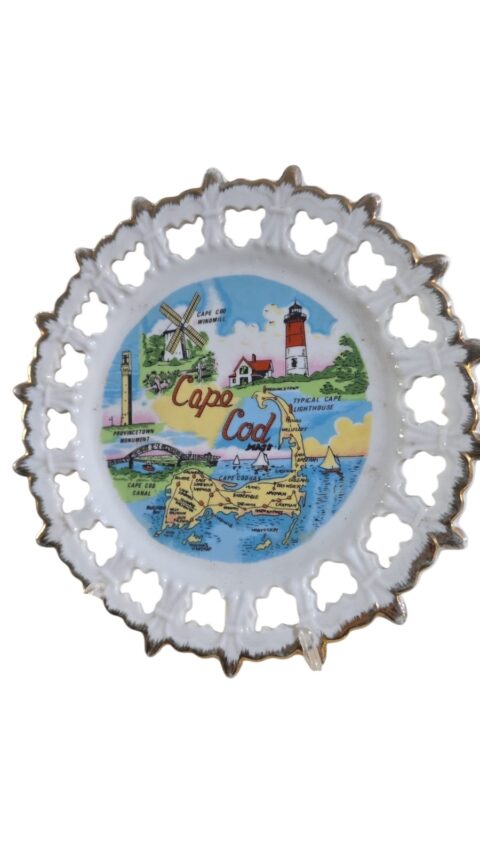 Porcelana coreana frenestrada, com belíssima arte americana