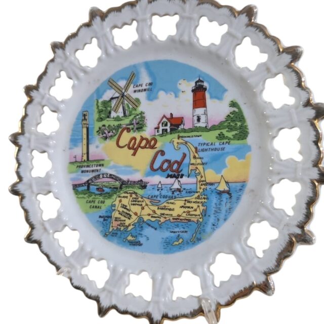 Porcelana coreana frenestrada, com belíssima arte americana