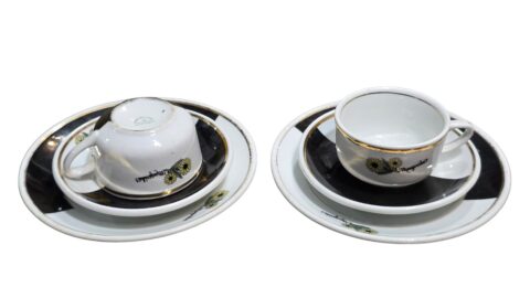 Xícara de Chá com pires e prato de sobremesa em Porcelana Mauá. (valor unitário)