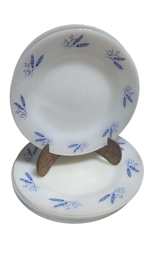 Pratos de opalina triguinho. (valor unitário)