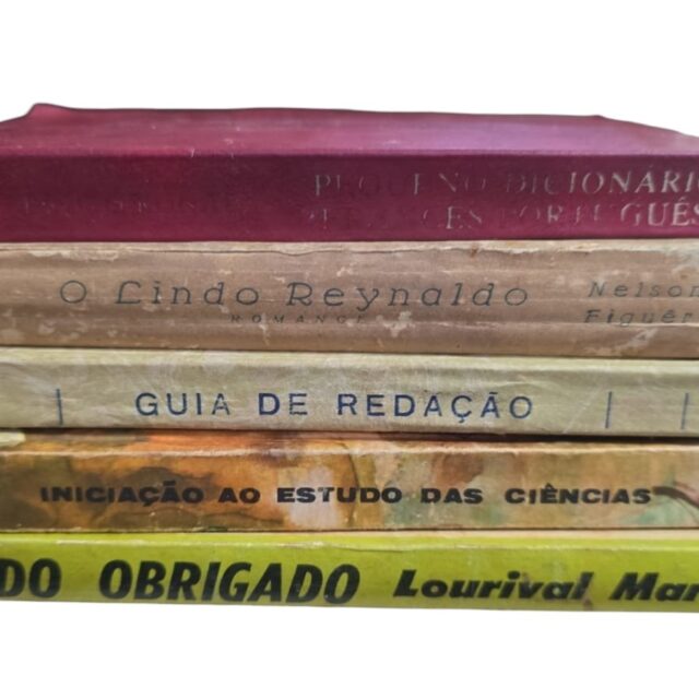 Lote de antigos livros