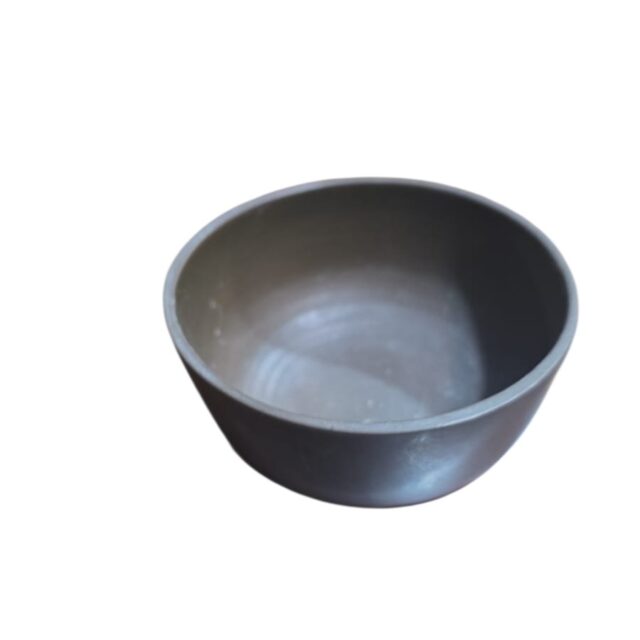 Pequeno bowl de metal