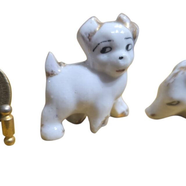 Par de animais antigos de porcelana