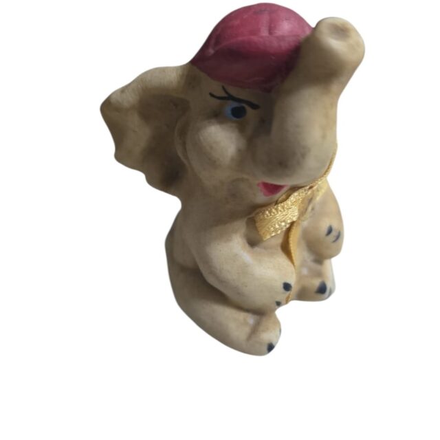 Elefante de porcelana fosca