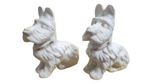 Antigas esculturas de cachorros de louça. (valor unitário)