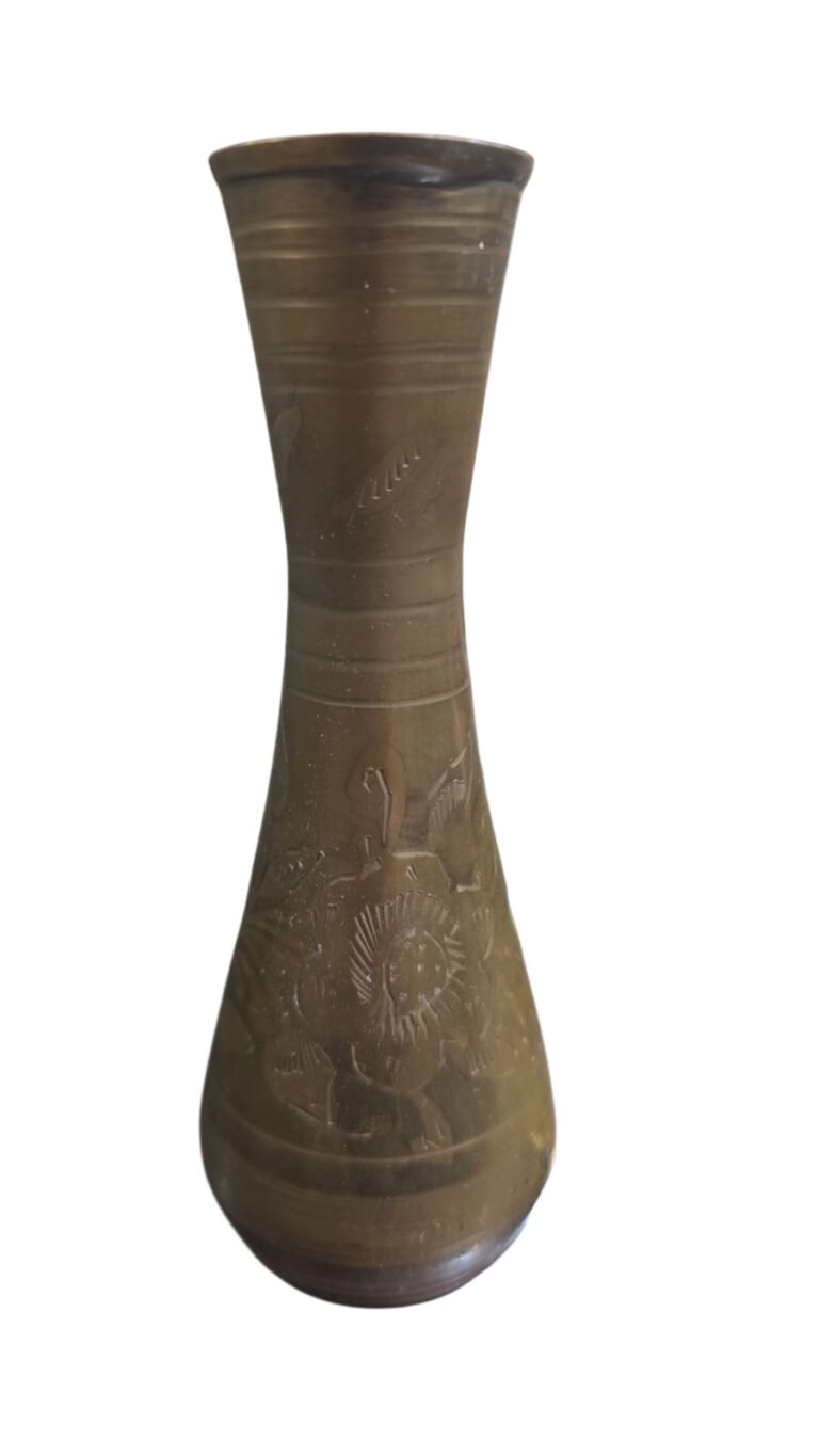 Belo vaso indiano de bronze com linda arte cinzelada