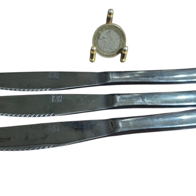 Elegante trio de facas, de cor preta