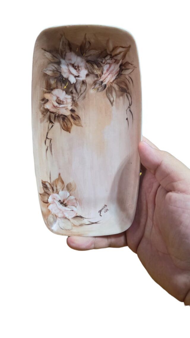 Travessa em porcelana Schmidt pintado à mão e assinada