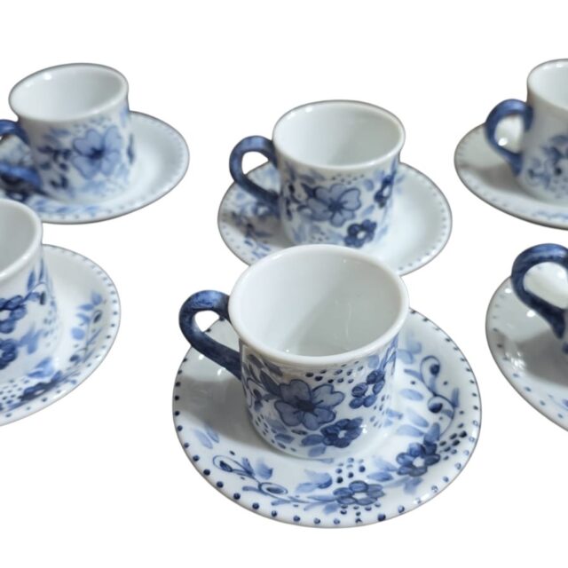 Xícaras de porcelana (valor unitario)