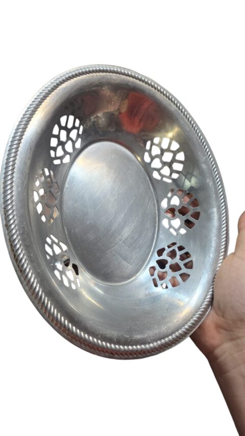 Antiga travessa de pão inox