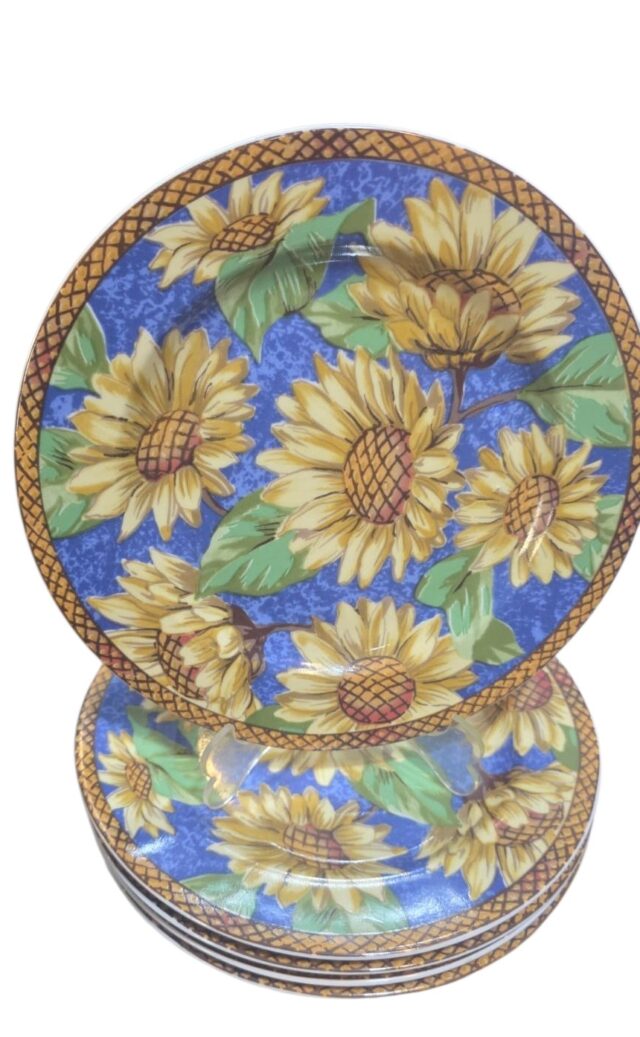 Pratos de porcelana para sobremesa, belíssima arte, fabricados na Indonésia. (valor unitário)