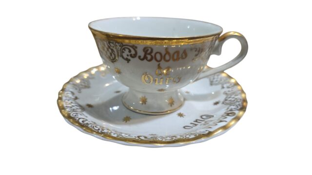 Xícara de chá porcelana Steatita Bodas de Ouro
