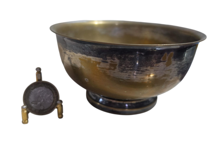 Bowl em dourado metal com resquícios de banho prata, Eberle