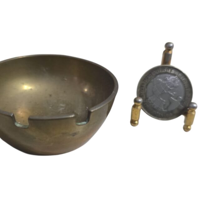 Cinzeiro de bronze