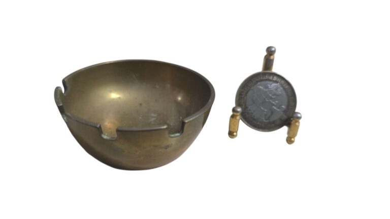 Cinzeiro de bronze