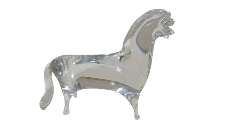 Cavalo de cristal feito a mão