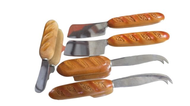 Conjunto de cutelos pequenos, facas para queijo francesas e espátula