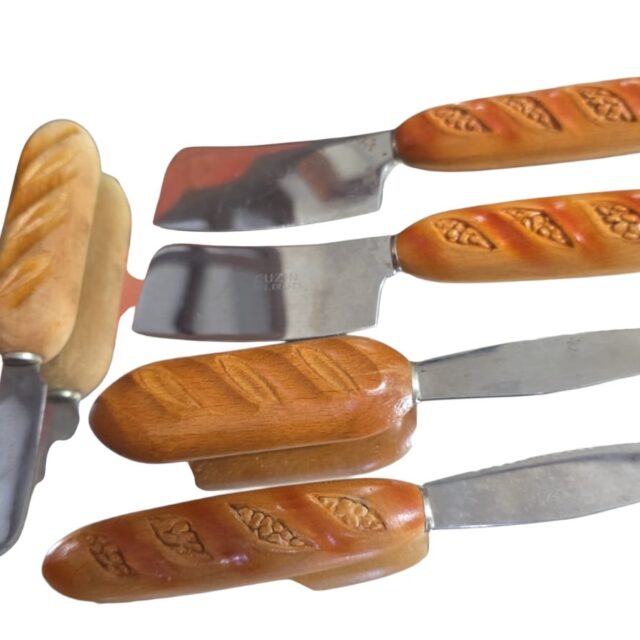 Conjunto de cutelos pequenos, facas para queijo francesas e espátula