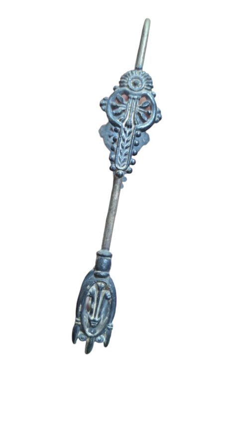 Antigo e raríssimo pegador vitoriano ornamentado com incrível arte