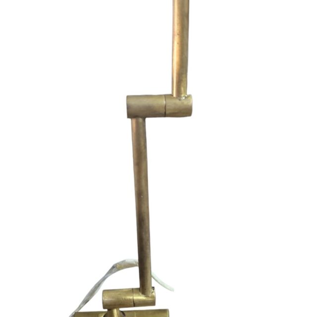 Antiga luminária articulada