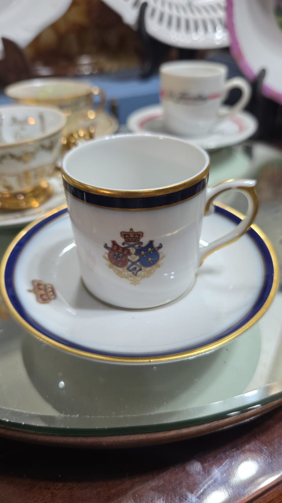 Xícara de café palaciana, com boas referências, Vista Alegre Portugal - Imagem 2