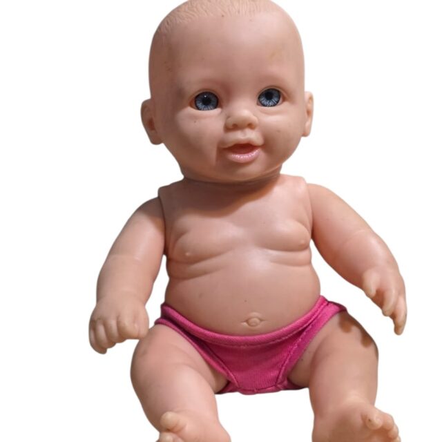 Boneca em formato de boneca feita em vinil. Marca Bambola