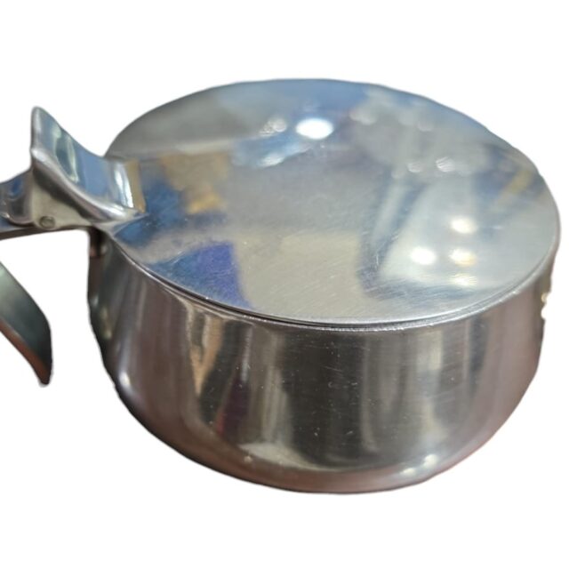 Elegante e antigo açucareiro Hércules inox