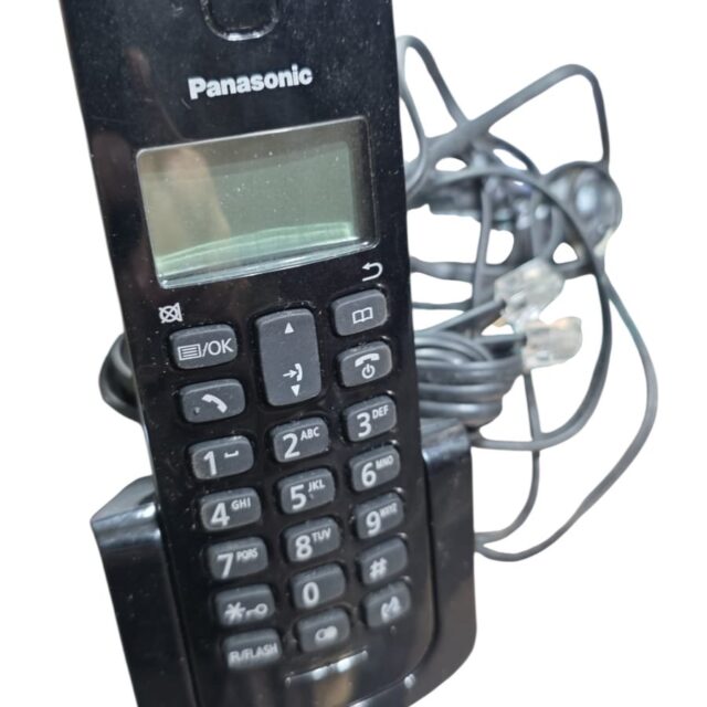 Telefone Panasonic em aparente bom estado de conservação