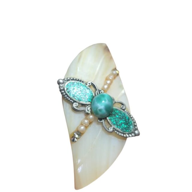 Elegante broche vintage em madrepérola