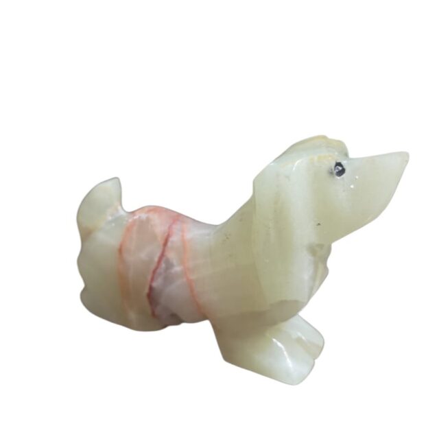 Escultura de cachorro de pedra