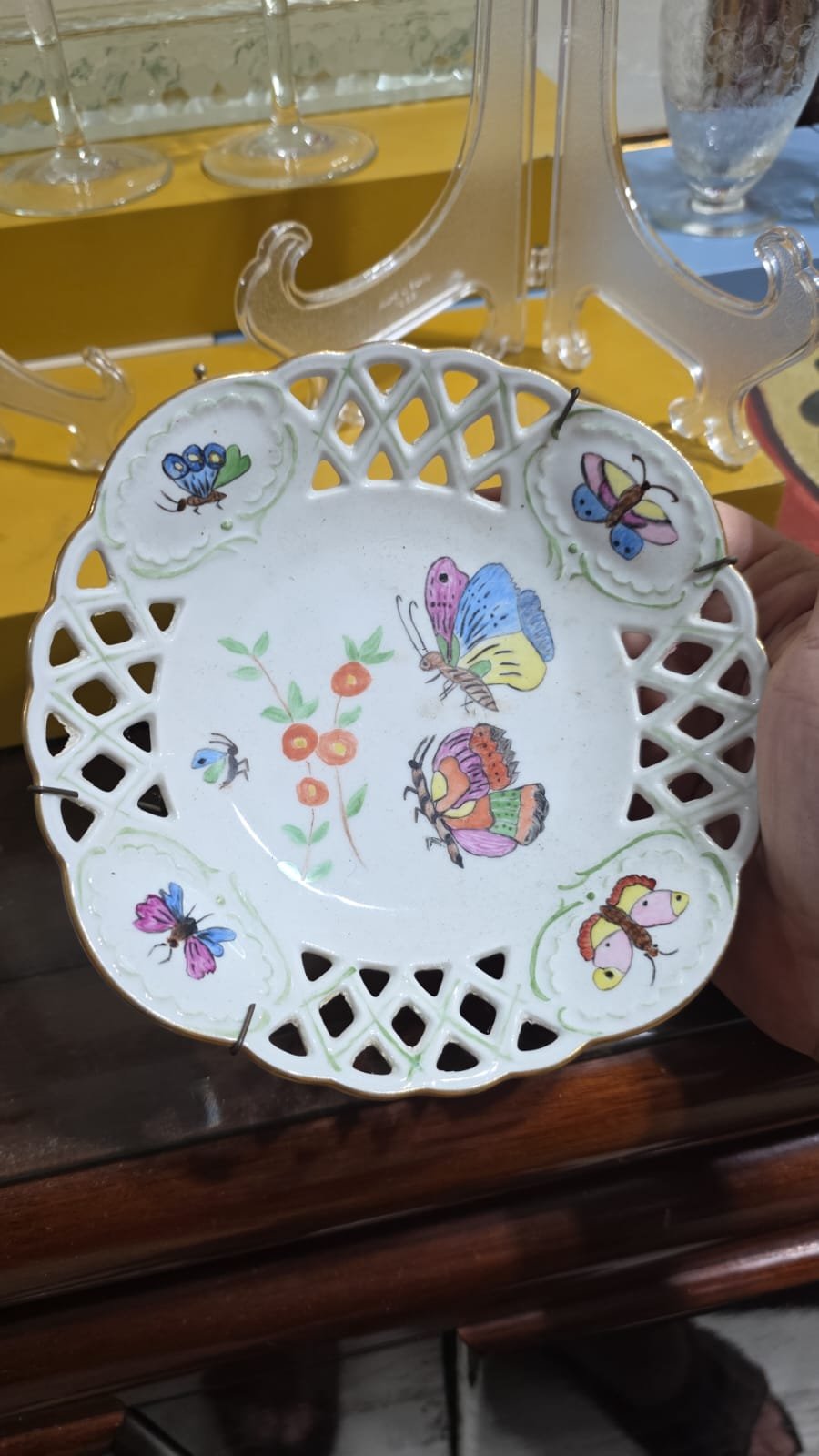 Antiga porcelana fenestrada, com linda arte feita a mão - Imagem 2