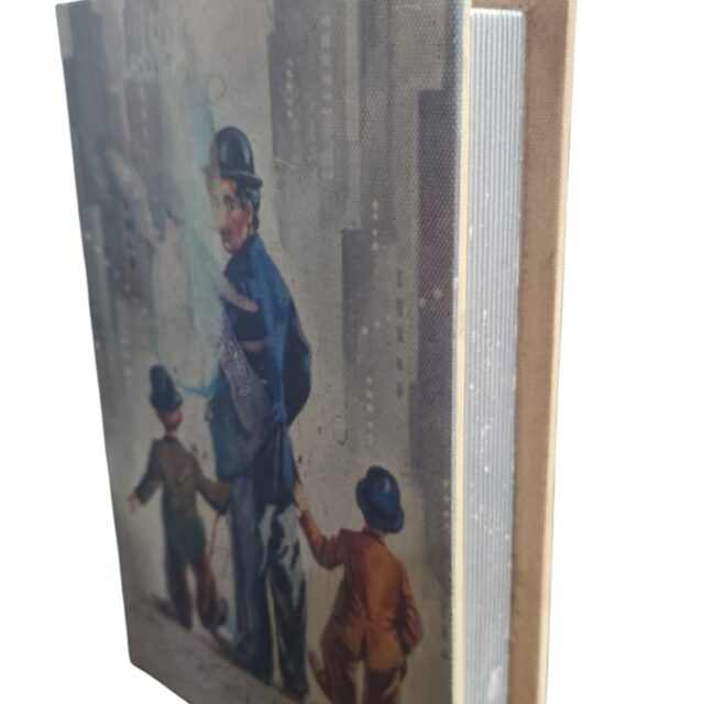Caixa com aparência de livro, Charles Chaplin