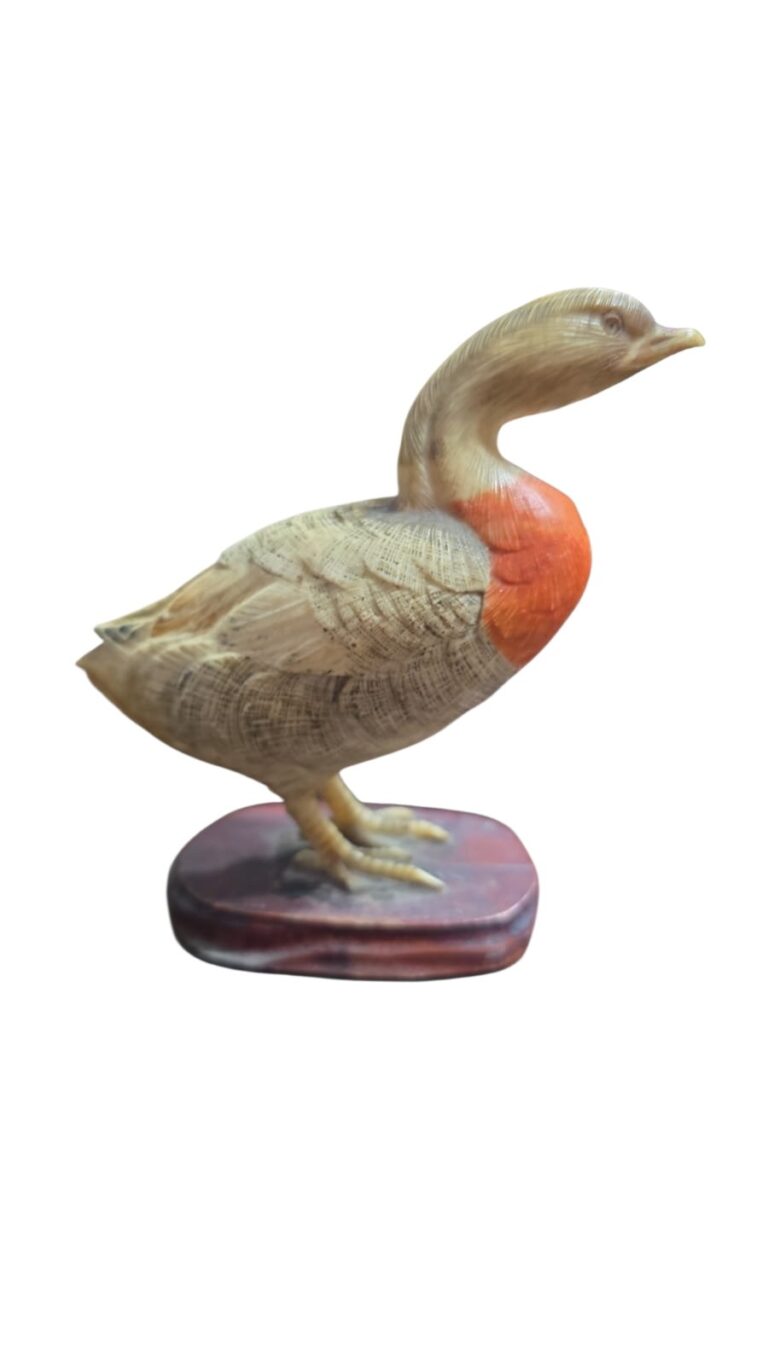 Escultura de pássaro oriental feito a mão