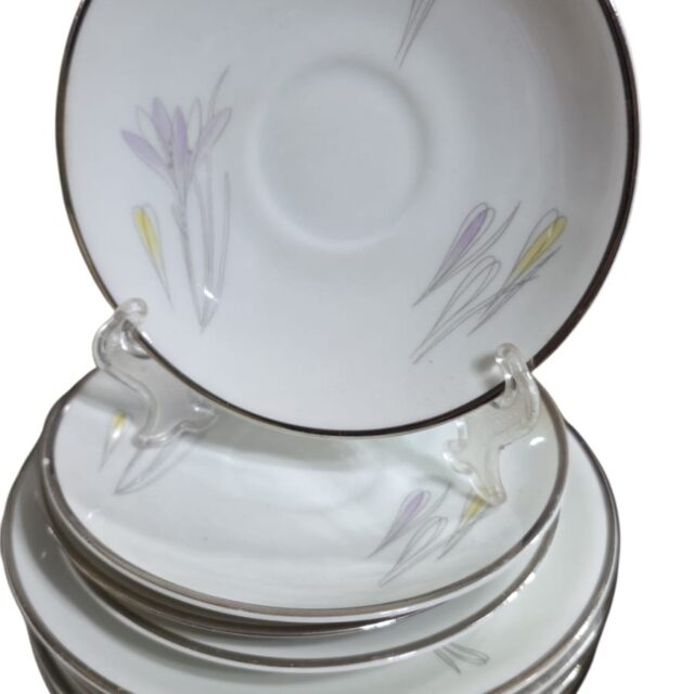 Conjunto de porcelana Renner, motivos vegetalistas