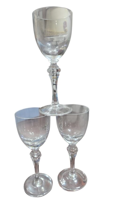 Elegantes taças de cristal. (valor unitário)