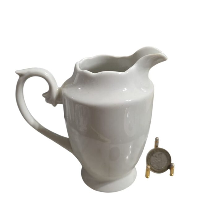 Antiga leiteira off white, D. Pedro I