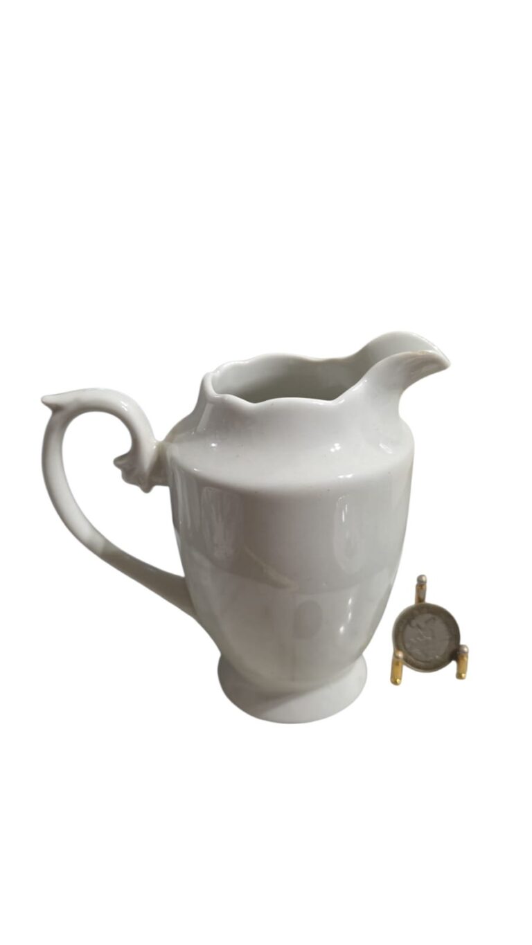 Antiga leiteira off white, D. Pedro I