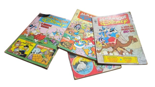 Quarteto de antigos almanaques Disney