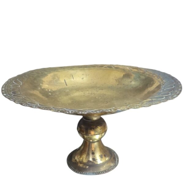 Grande e antigo centro de mesa / fruteira em dourado metal