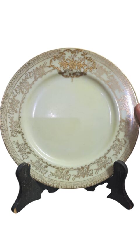 Porcelana japonesa com belíssimas dourações