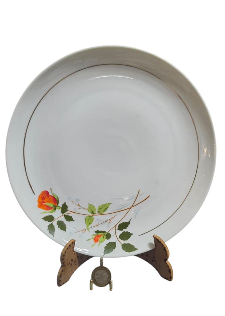 Grande prato de porcelana Real, motivos florais