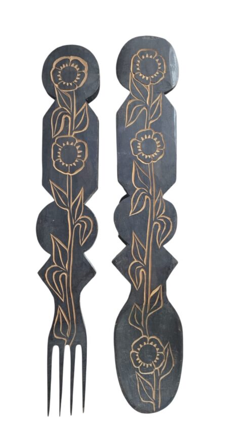 Par de grandes talheres de madeira decorativos para parede