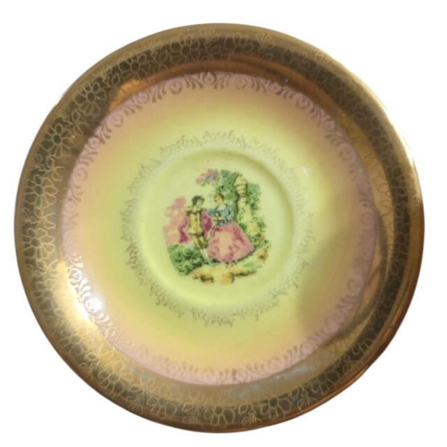 Pires de porcelana cena galante, fartas dourações