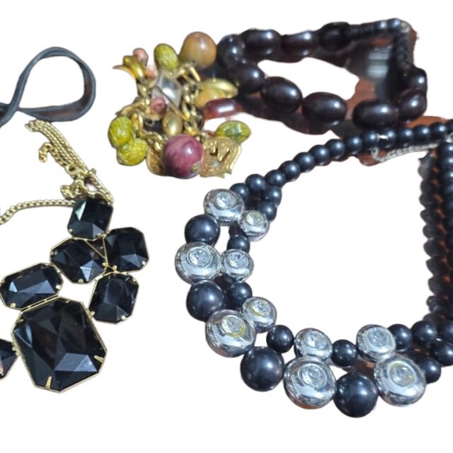 Colares vintage diversos