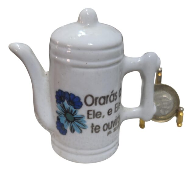 Bule de porcelana decorativo