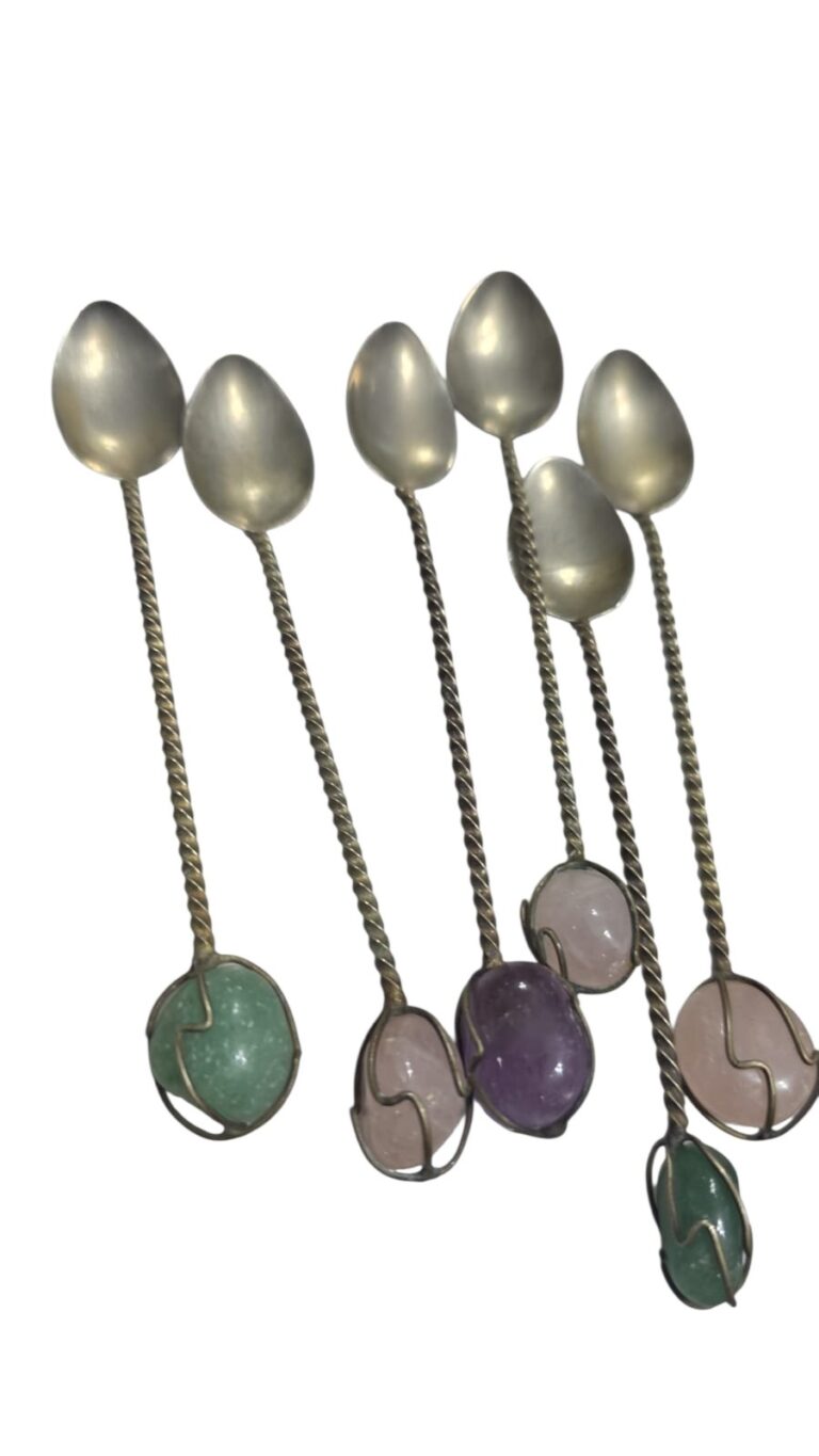 Conjunto de colheres espessuradas a prata com pedrinhas