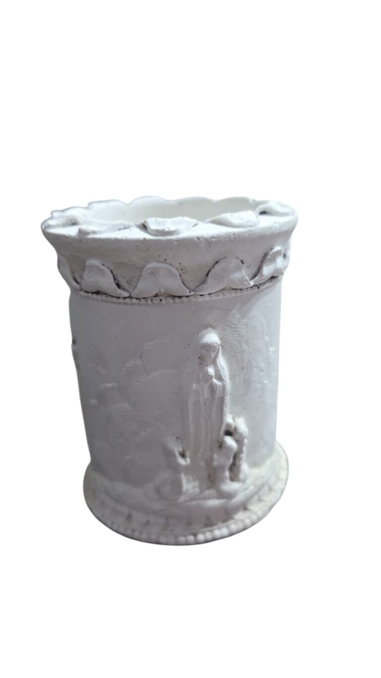 Castiçal sacro de resina